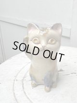 青山忌人形展2025|井桁裕子 「自由な招き猫」(右)